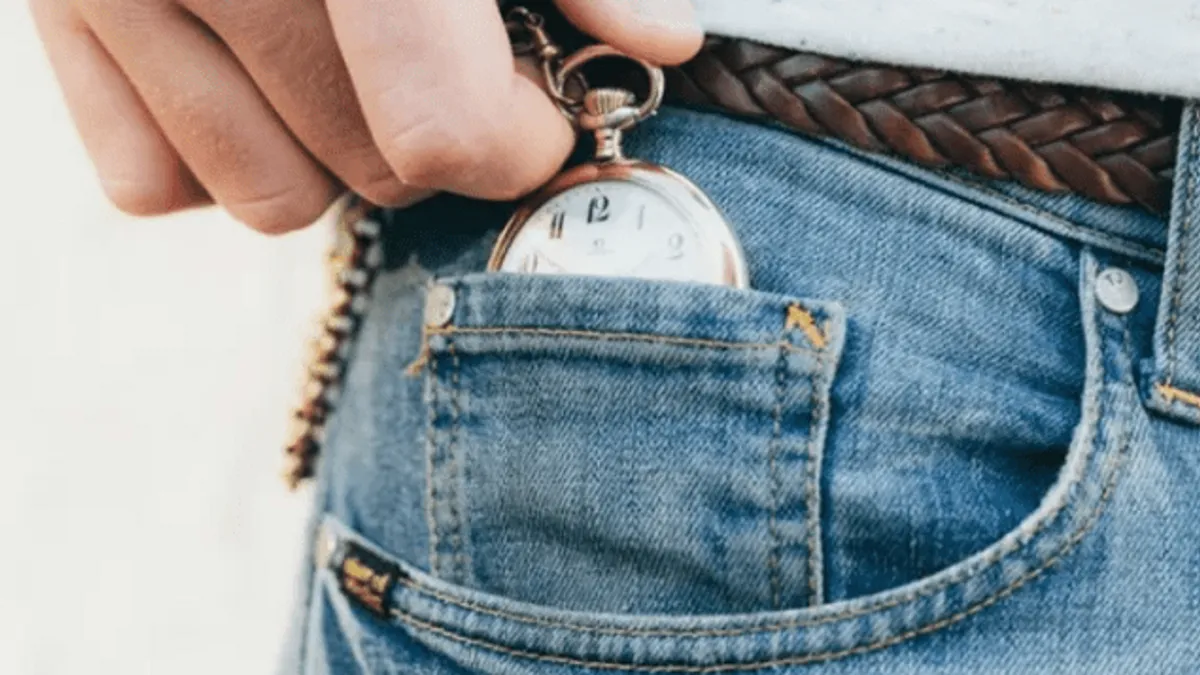 Ese pequeño bolsillo en tus jeans tiene más historia de la que crees