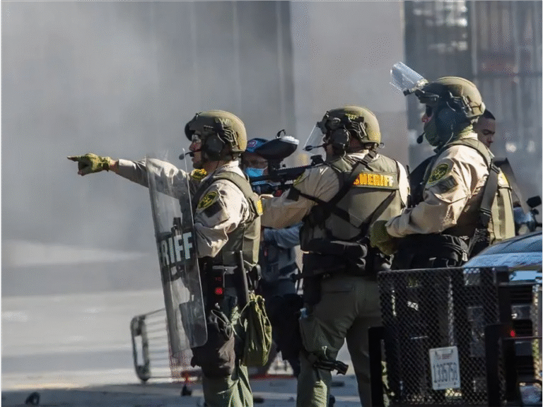 Gavin Newsom vs Trump- la batalla por detener militares en Los Ángeles