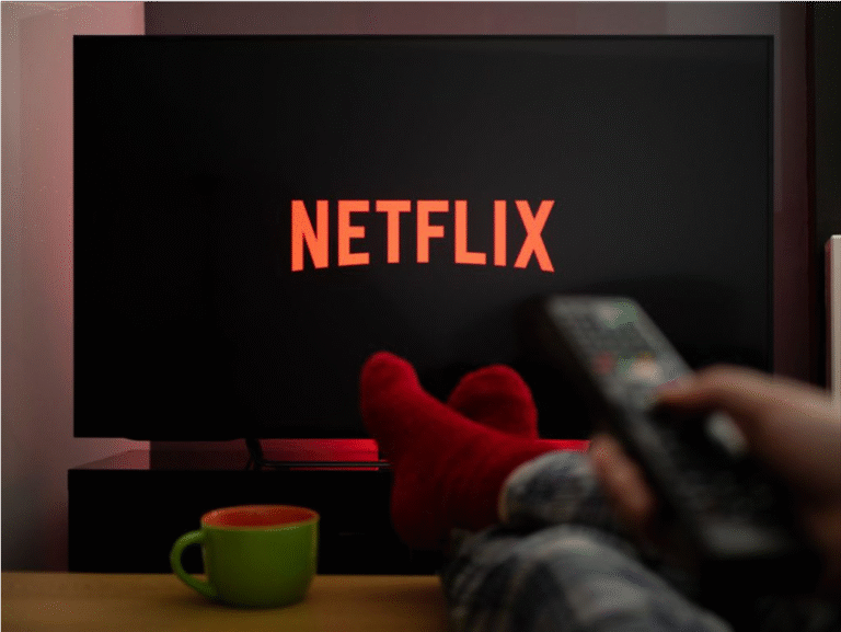 Netflix rompe su propio modelo y lanza programación continua estilo TV de paga