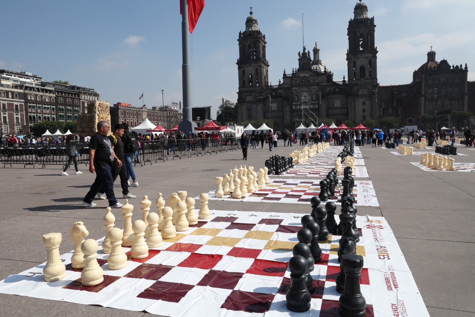 6 mil mentes brillan en el Zócalo durante el Festival de Ajedrez más grande de la capital