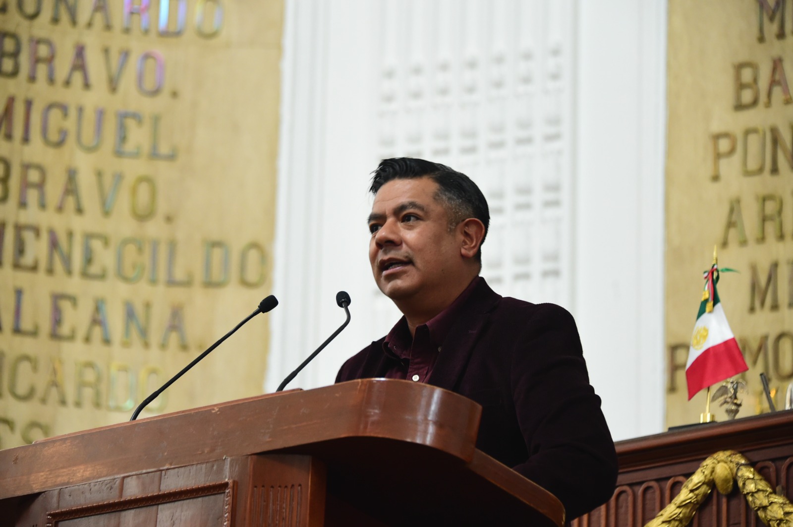 Congreso capitalino pide retirar placas de exjefe delegacional envuelto en escándalo de corrupción