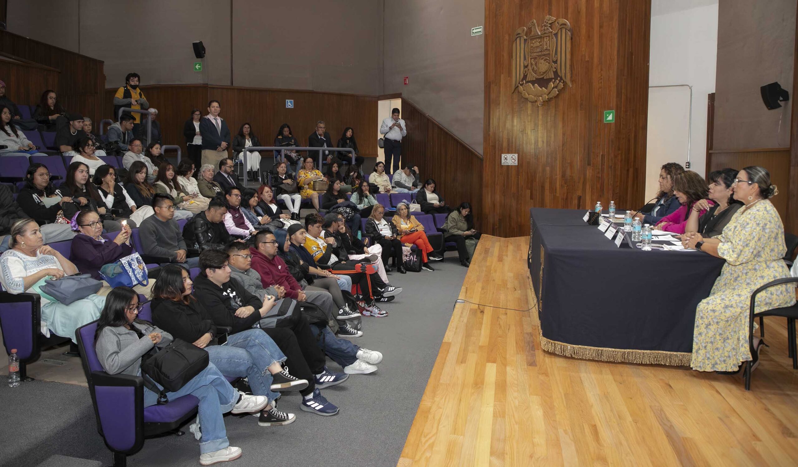 Cada escuela con un trabajador social: la iniciativa que busca cambiar la vida estudiantil