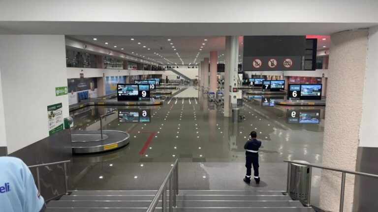 AerolADneas20por20en20en20y20por20Lluvias