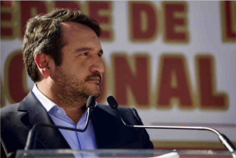 Andy López Beltrán sorprende al reaparecer en reunión de Morena tras su viaje a Japón