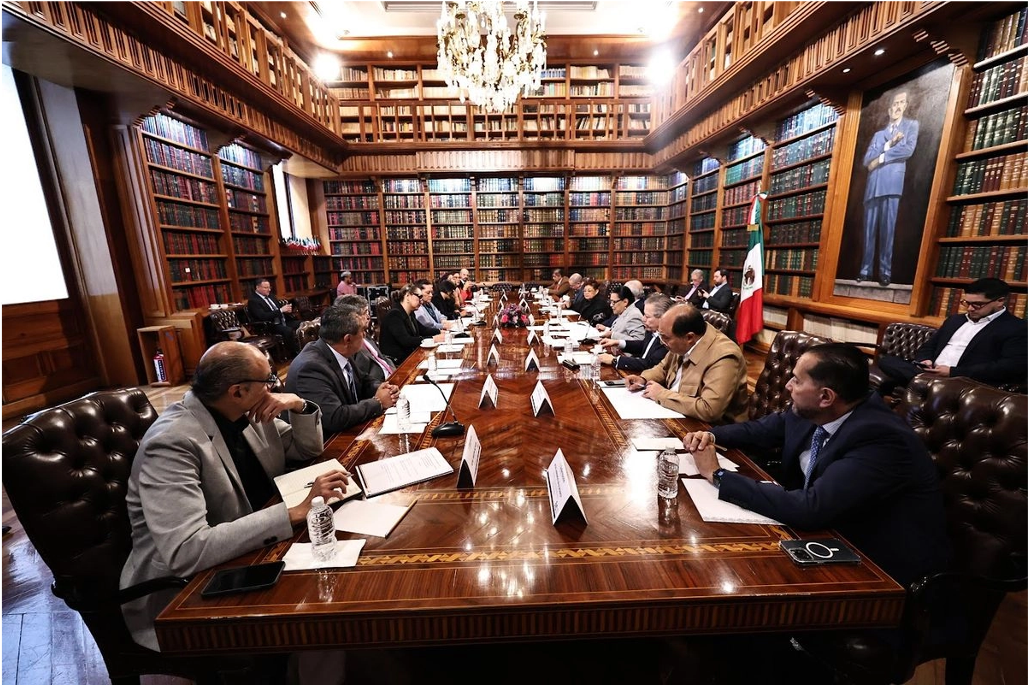 INE y Comisión Presidencial inician diálogo sobre la reforma electoral: estos son los temas en la mesa