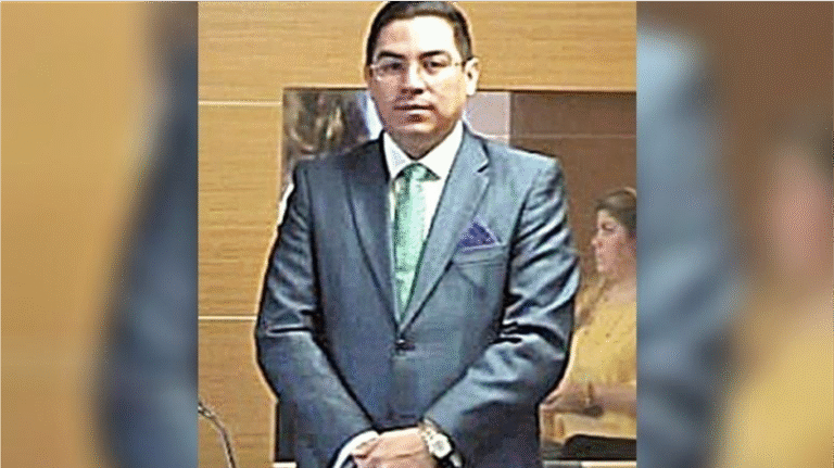 Vinculan a Alex Tonatiuh Márquez, alto mando de Aduanas con red de autos ilegales de EUA