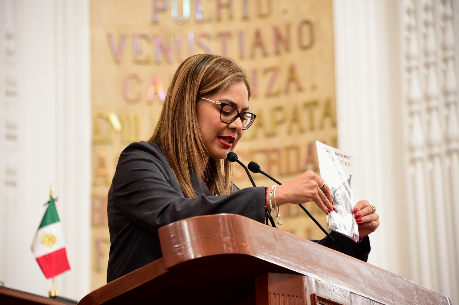 Cartilla de derechos femeninos, herramienta clave para transformar la vida de millones en CDMX