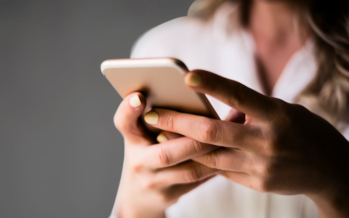 Samsung estrena función para frenar estafas con voces generadas por IA