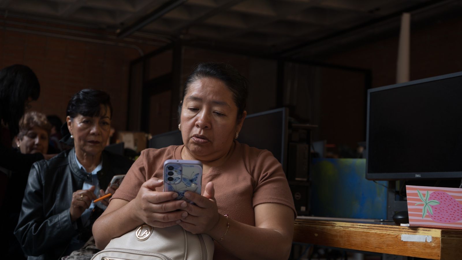 ¡Conéctate y celebra! PILARES impulsa autonomía digital en adultos mayores