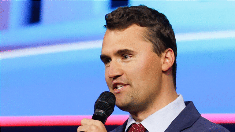 Asesinan a Charlie Kirk, activista aliado de Donald Trump, en universidad de Utah