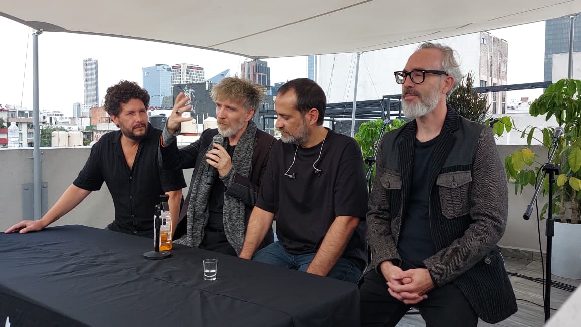 Elefantes celebra en México los 25 años de Azul