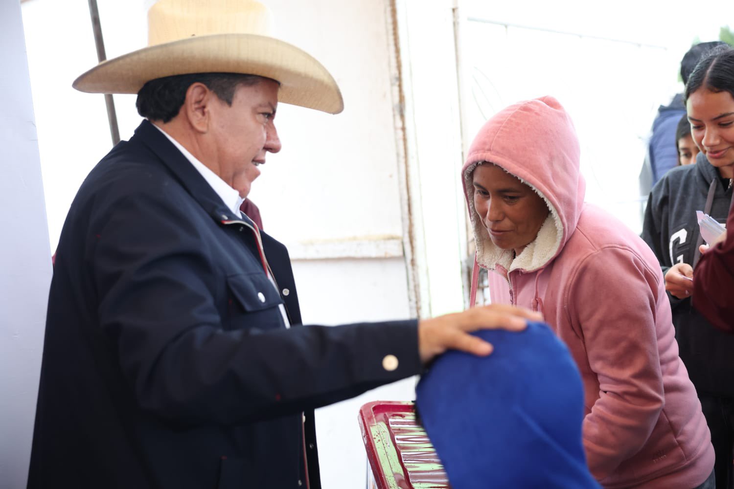 Monreal entrega apoyos alimentarios en Fresnillo con programa Corazón Contento