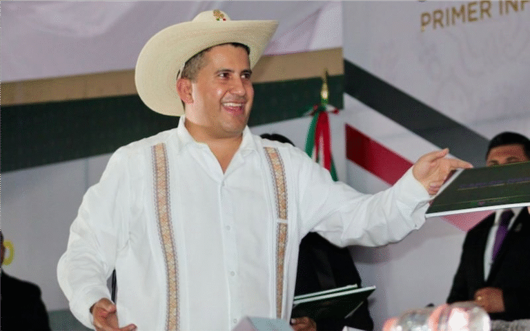 “La gente está hasta la chingada”- alcalde de Uruapan lanza advertencia al crimen organizado