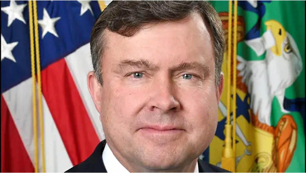 Washington envía a su zar financiero contra el narcotráfico a México