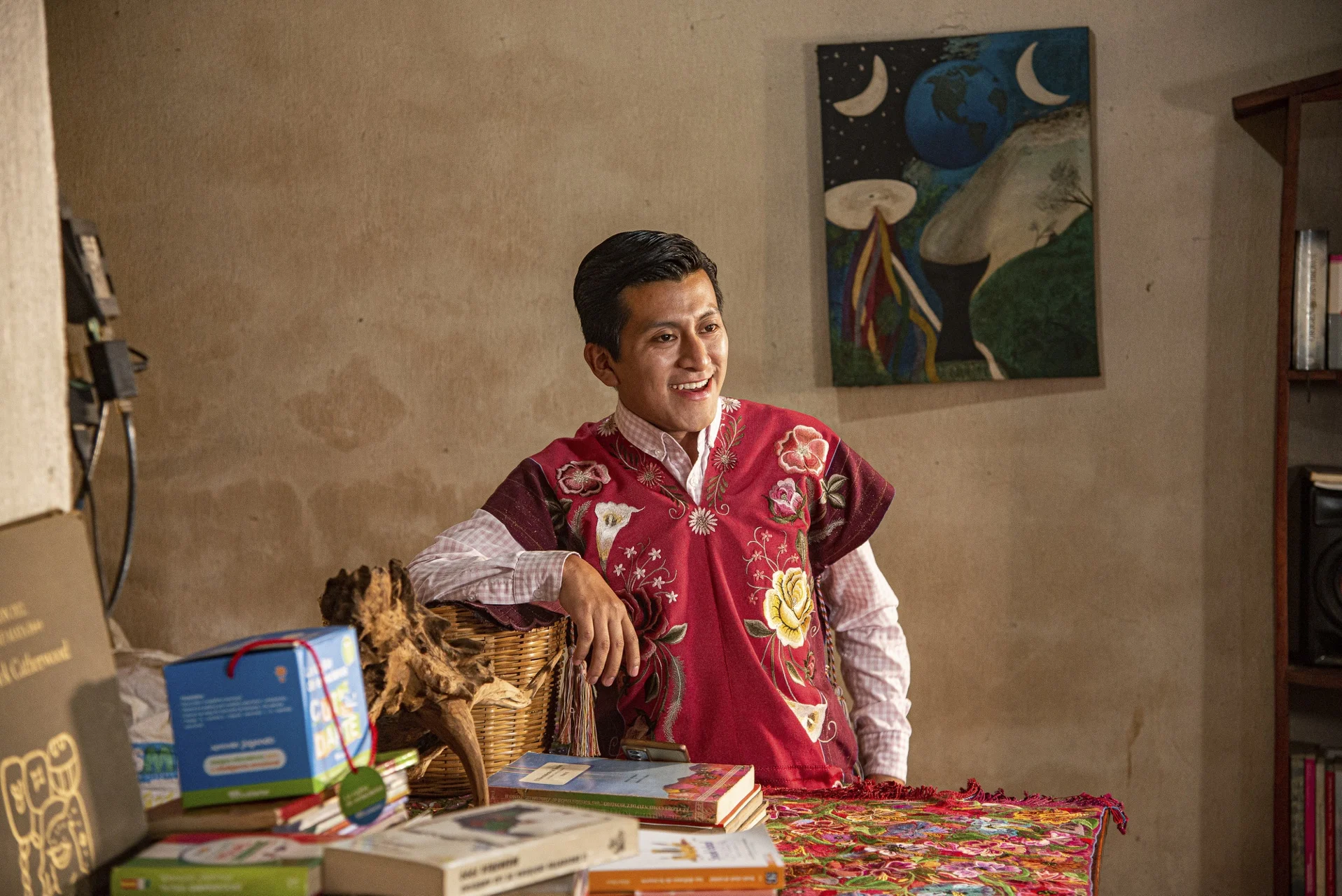 Maestro indígena mexicano enseña la lengua tzotzil a la inteligencia artificial ChatGPT