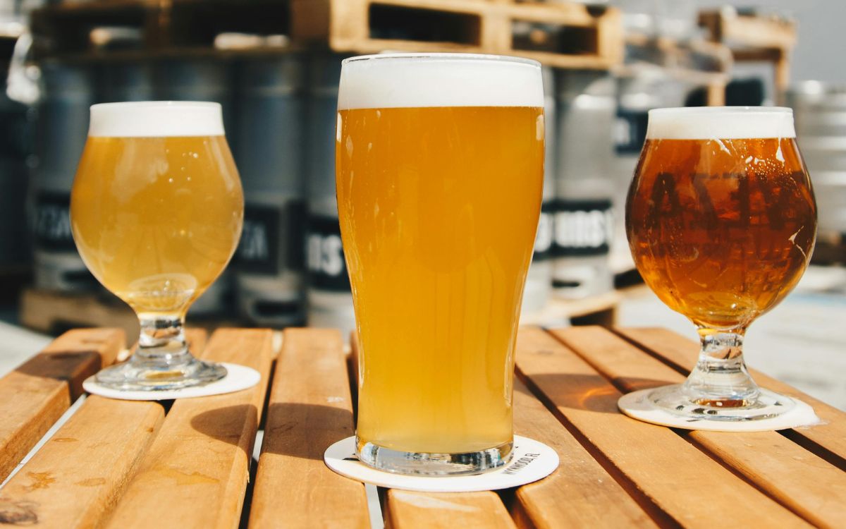Crean una cerveza que emborracha sin alcohol y sin resaca