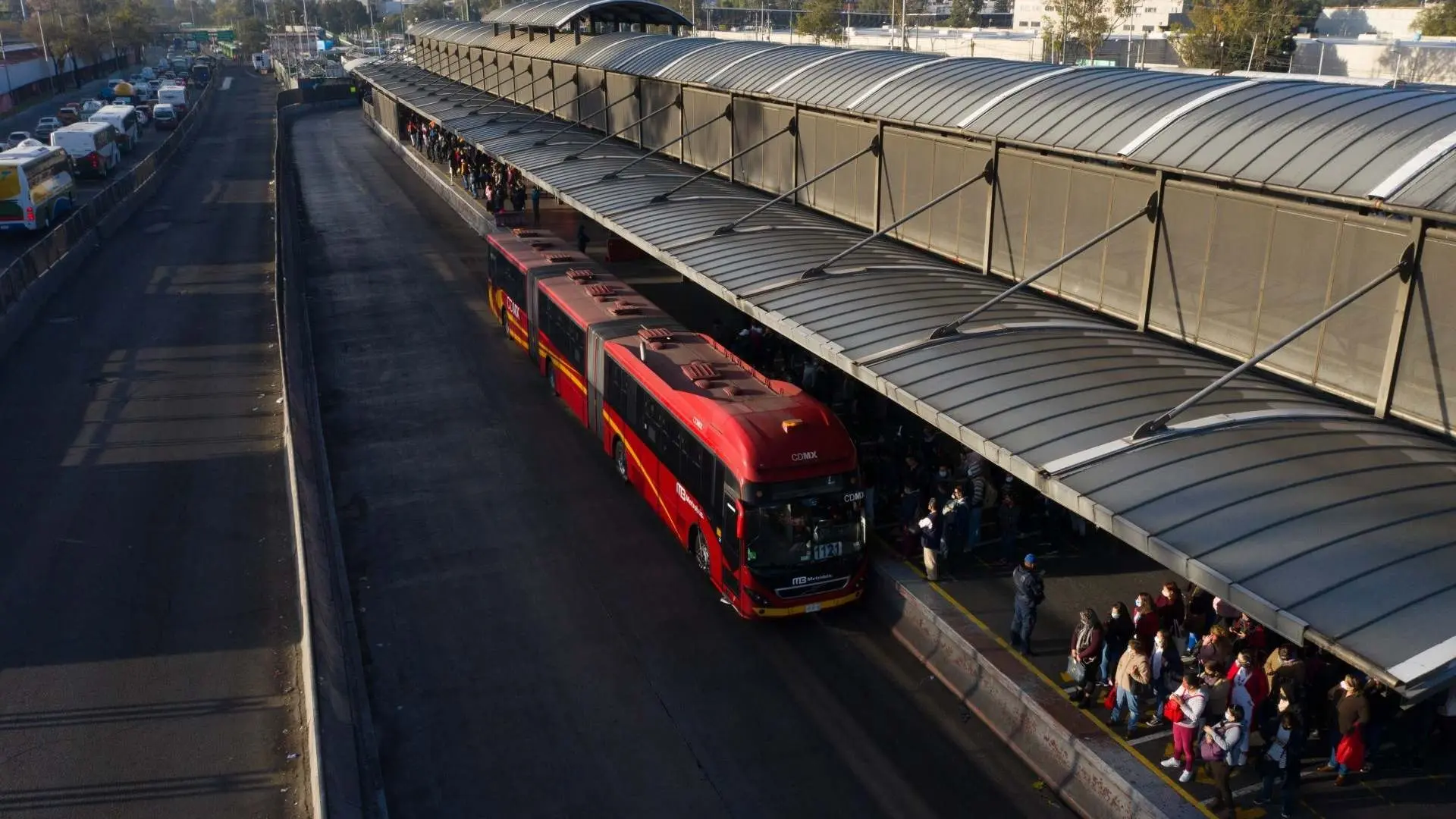 Movilidad nocturna: Metrobús amplía horarios de la Línea 1 sobre Avenida Insurgentes