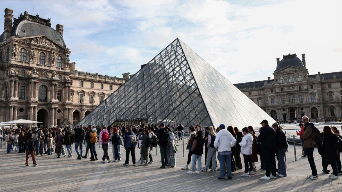 Tras robo millonario, el Louvre mueve sus joyas al Banco de Francia bajo fuerte vigilancia
