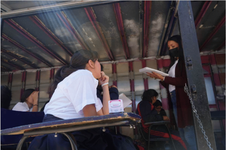 Becas educativas del Plan Michoacán no son nuevas, ni resuelven violencia, señalan especialistas