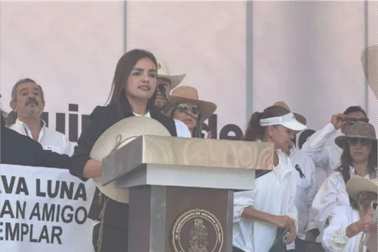 Grecia Quiroz en primer discurso como alcaldesa de Uruapan; reclama justicia- “Reunión con Sheinbaum no fue para doblar las manos”
