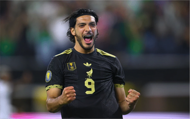 La Concacaf reconoce el gol de Raúl Jiménez como el más impresionante del año