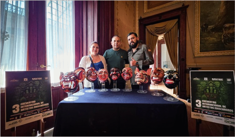México recibe donación de 9 máscaras peruanas para el Museo Nacional de la Máscara