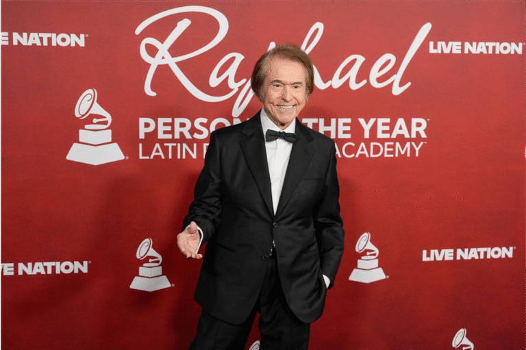 Raphael conquista Las Vegas y se corona como Persona del Año en los Latin Grammy