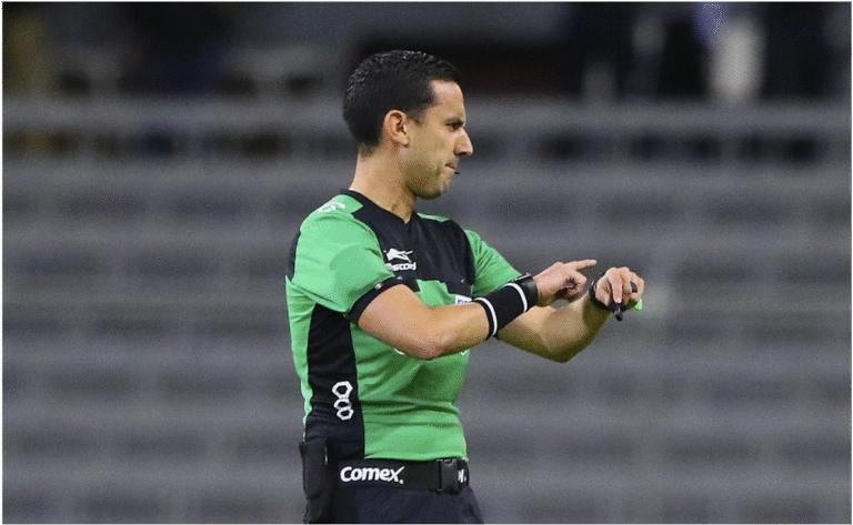 ¿Se acaban las pérdidas de tiempo? Cronómetro para saques de banda y de meta