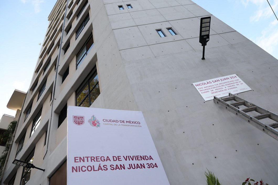 Brugada entrega 81 viviendas reconstruidas a damnificados del sismo de 2017