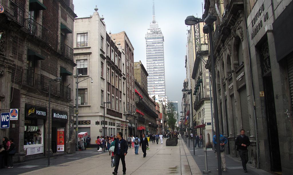 Andadores peatonales como Madero: caminar el Centro sin autos, pero con tips para esquivar vendedores