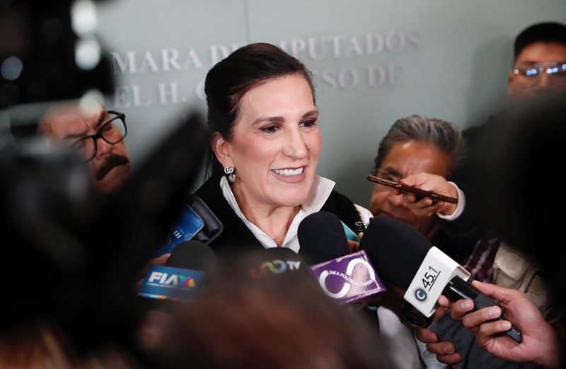 Kenia López Rabadán abre la Cámara al diálogo por la reforma electoral