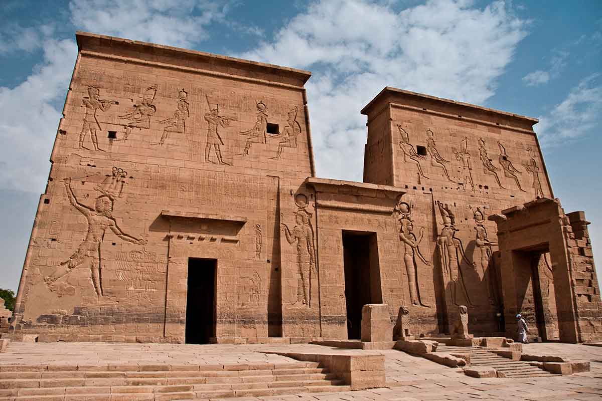 Egipto más allá de las pirámides: un viaje por templos, oasis y mares legendarios
