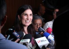 Kenia López Rabadán rechaza reducir clases y pide reorganizar el calendario escolar