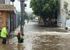 Mega fuga de agua inunda calles de Iztapalapa y desata alarma entre vecinos