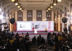 Sheinbaum cierra puerta a prórroga para celulares y defiende reglas a medios