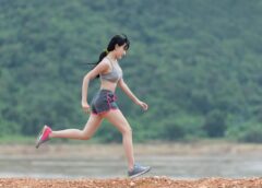 Más allá del gimnasio: cinco hábitos diarios que pueden mejorar tu rendimiento físico