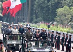 179 años después, Sheinbaum entrega seis espadines en Chapultepec
