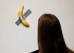 La historia detrás de la polémica banana de Maurizio Cattelan: por qué ‘Comedian’ no es tan radical como parece