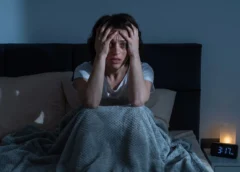 Ansiedad nocturna: por qué las preocupaciones aumentan al acostarte y pueden impedirte dormir